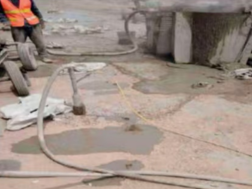 金平水泥混凝土路面板底注浆技术 路面脱空注浆整治方案